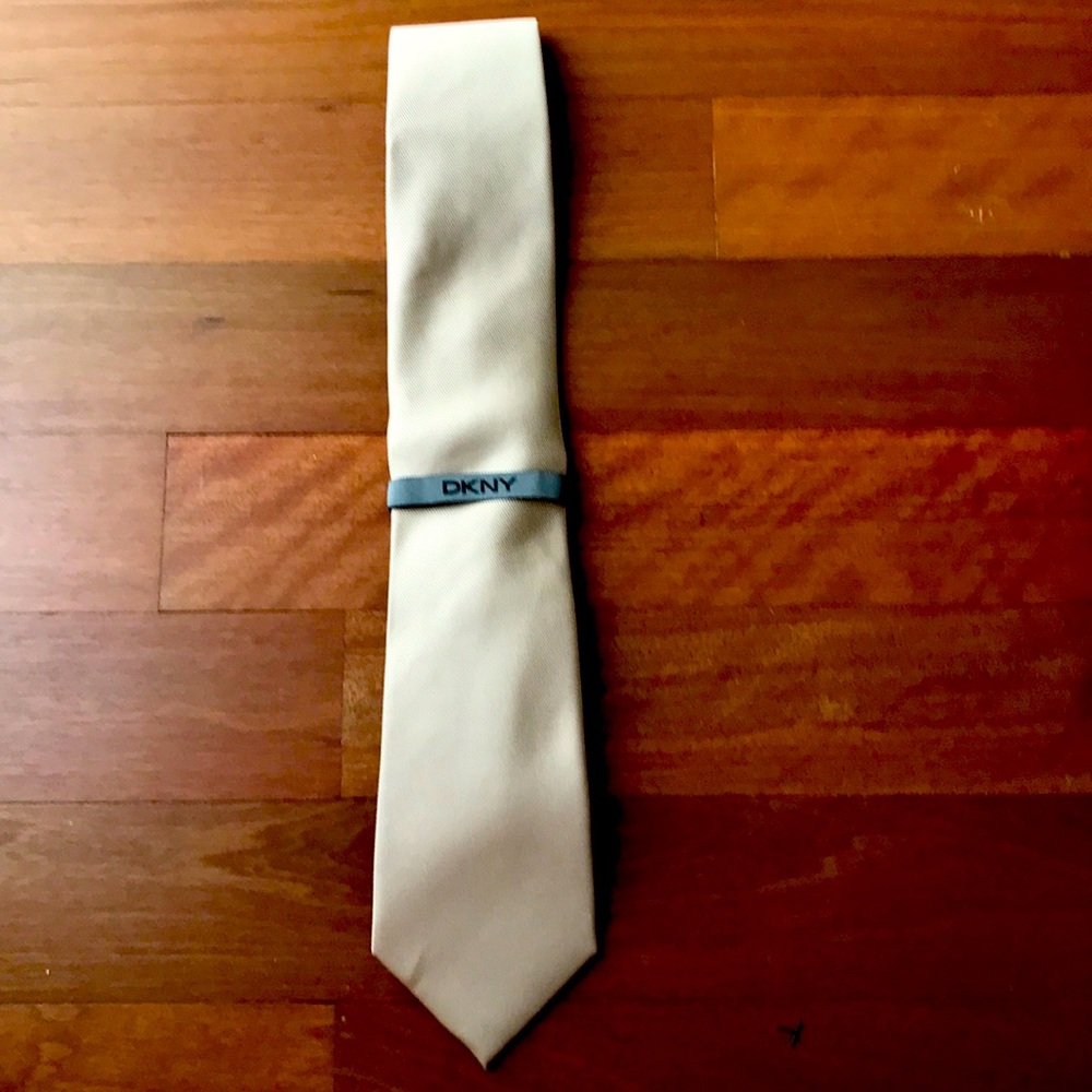 DKNY MEN'S TIE NEW WITH TAGS